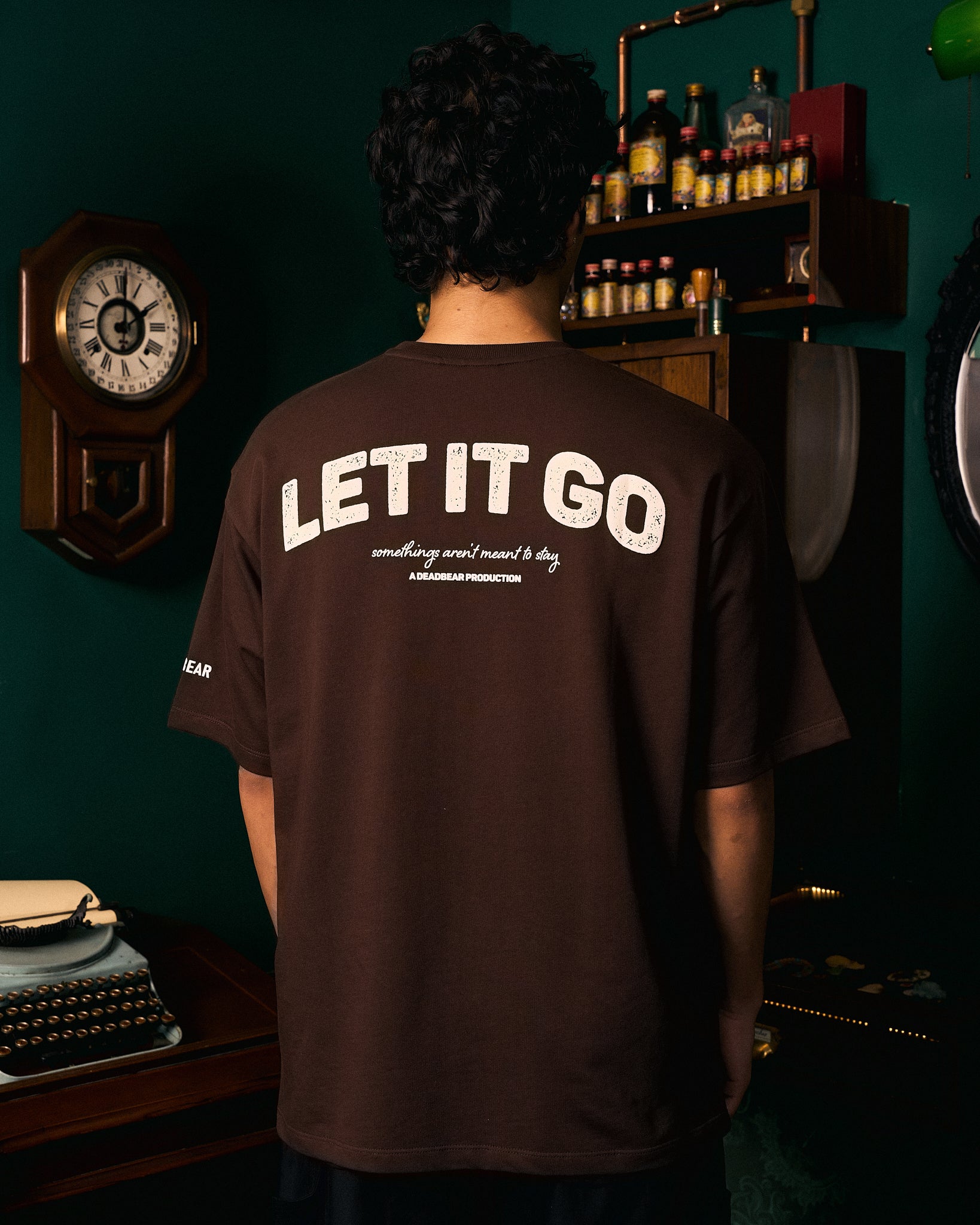 Closure Tee Brown