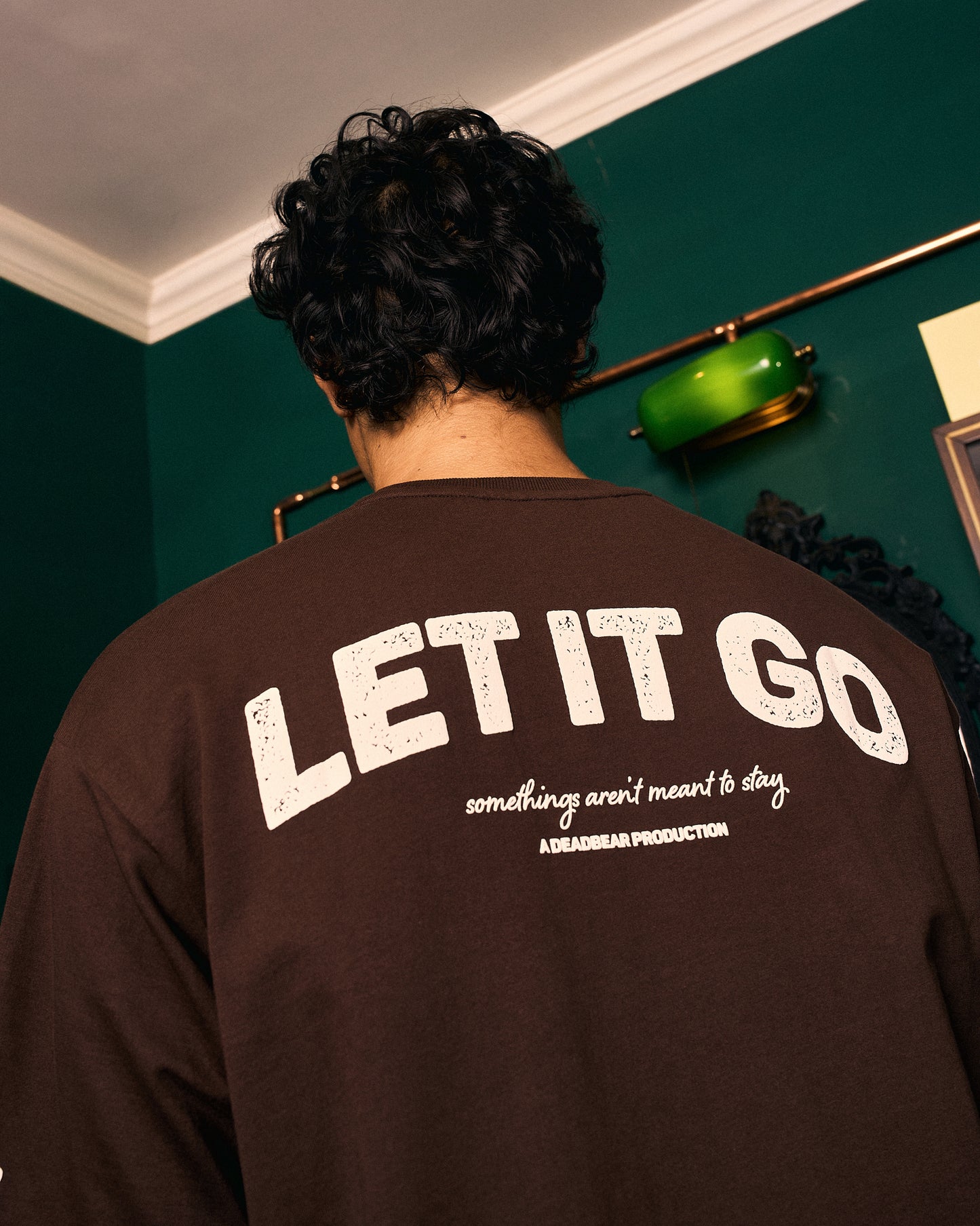 Closure Tee Brown