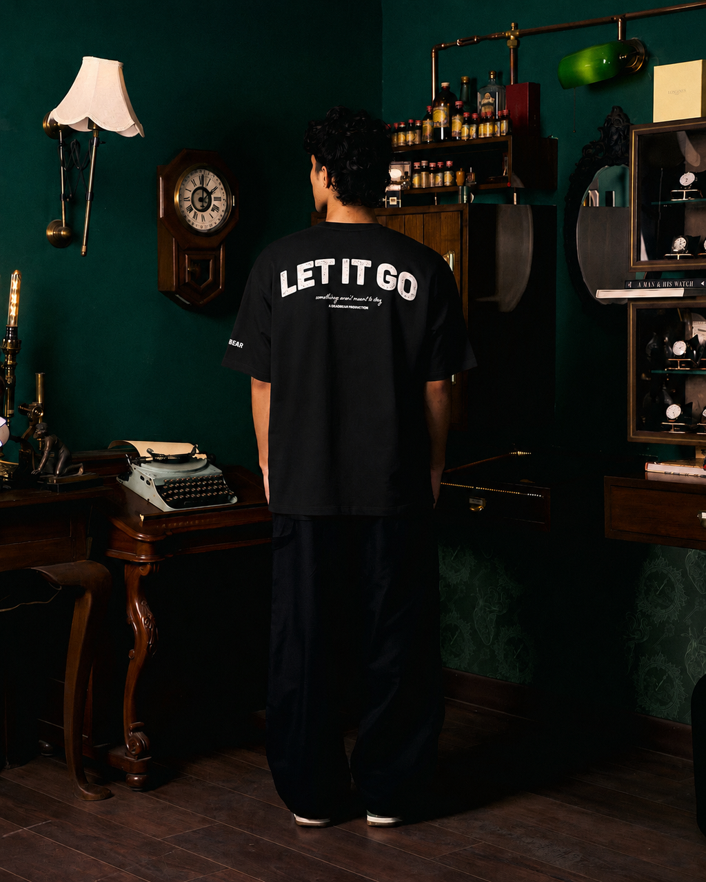 Closure Tee Black