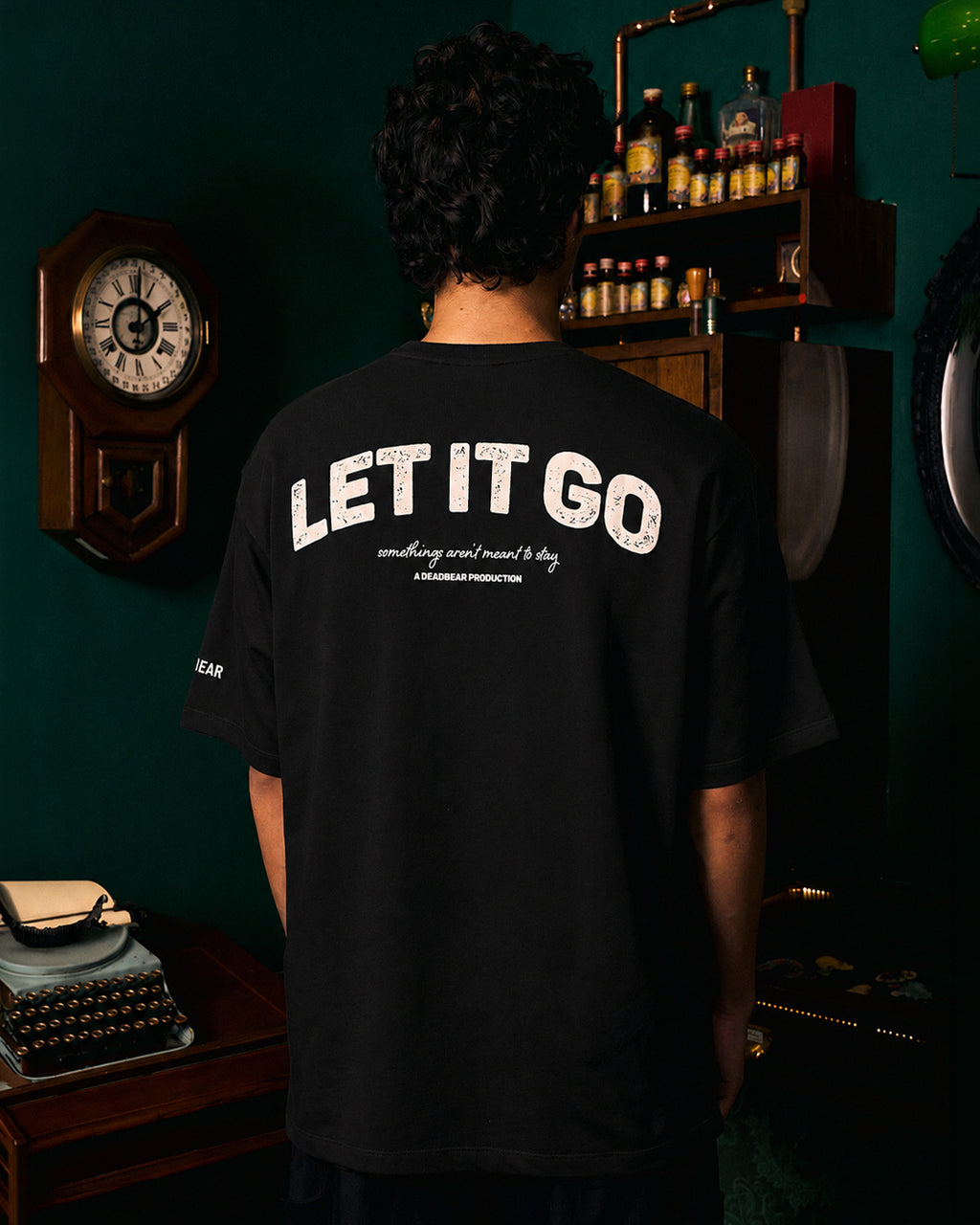 Closure Tee Black