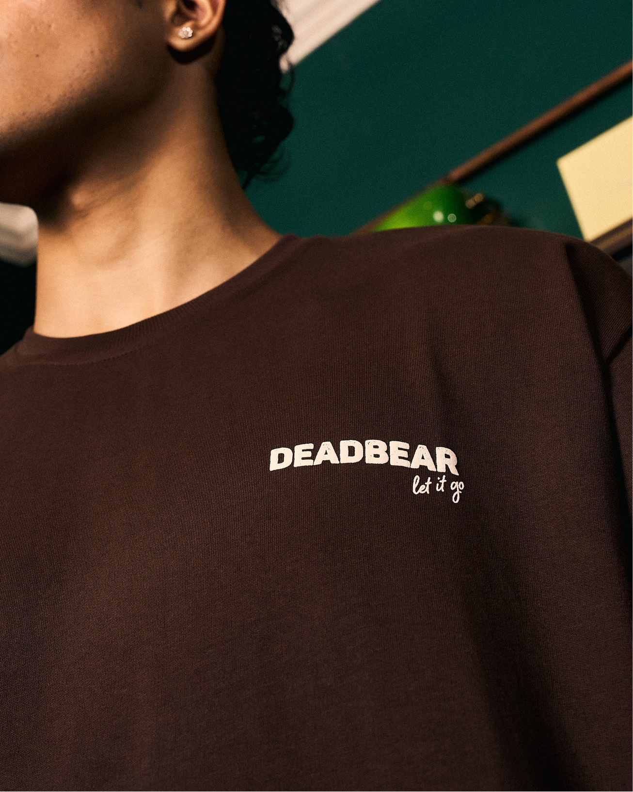Closure Tee Brown